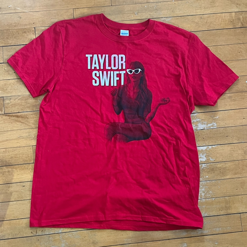 Taylor Swift Red Tour Shirt Size Large